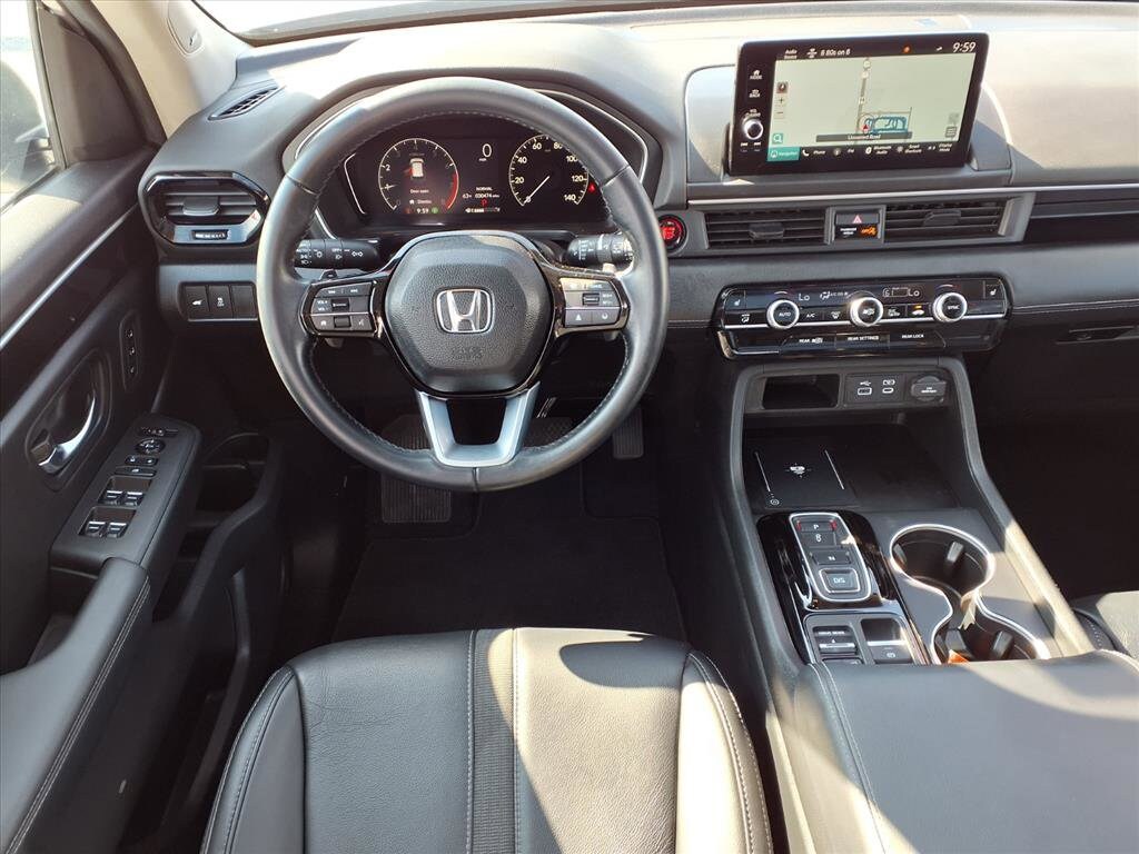 2024 Honda Pilot Touring photo 3