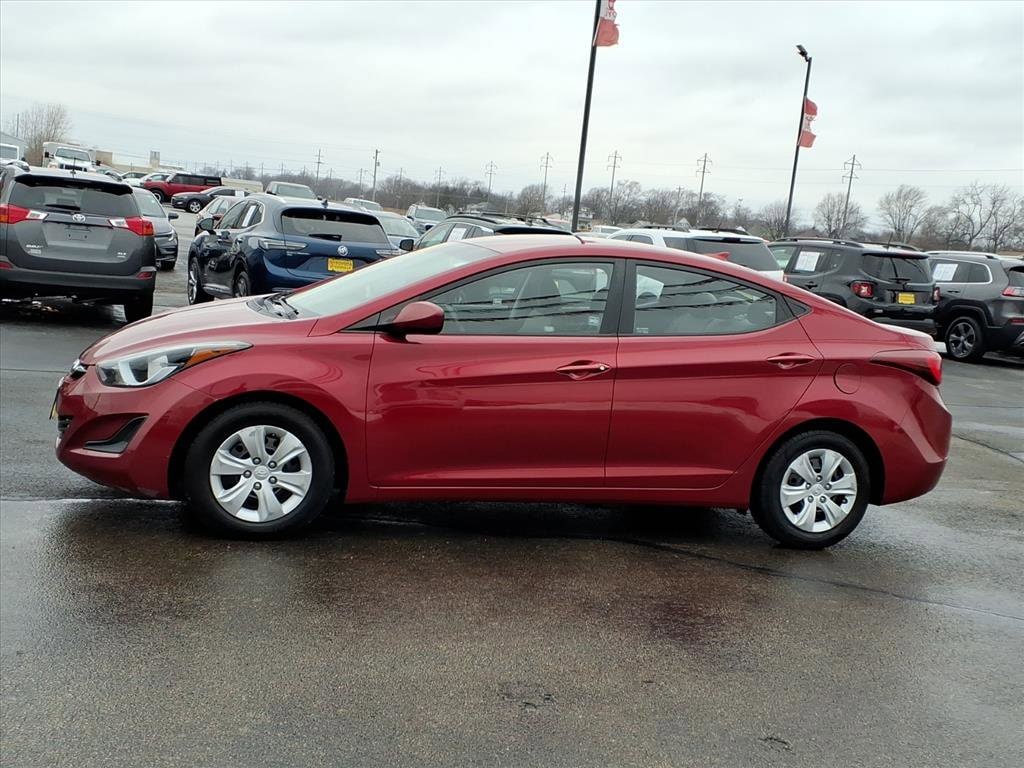 Used 2016 Hyundai Elantra SE with VIN 5NPDH4AE1GH708444 for sale in Tilton, IL