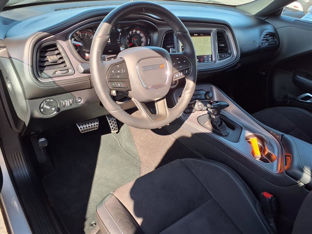 2023 Dodge Challenger GT photo 3