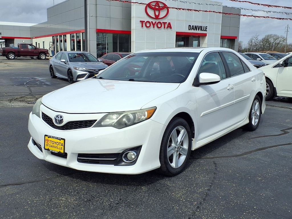 Used 2013 Toyota Camry SE Sedan