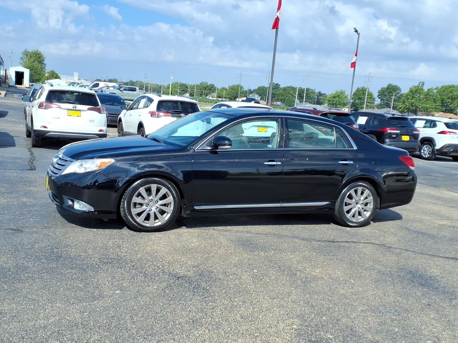 Used 2012 Toyota Avalon Limited with VIN 4T1BK3DB0CU440907 for sale in Tilton, IL