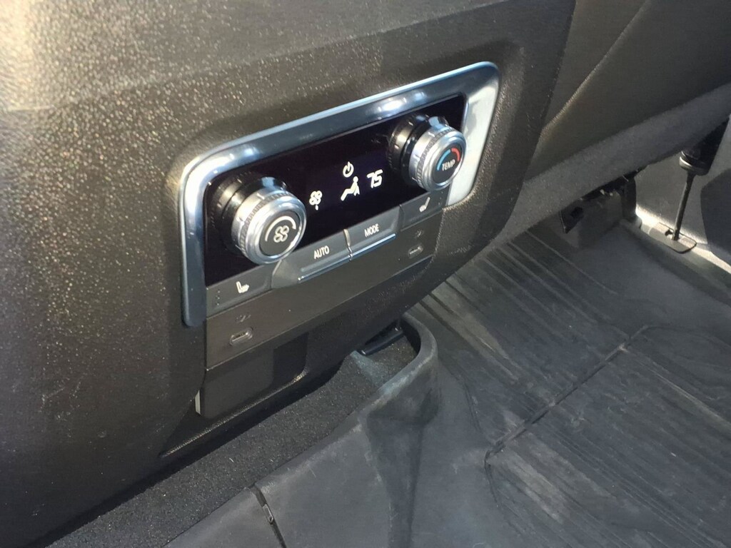 Used 2025 GMC Yukon AT4 SUV