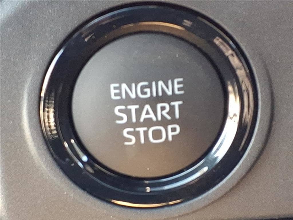 2025 Toyota Tacoma SR5 - Photo 17