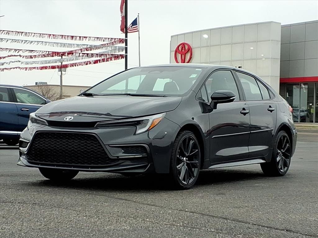 2024 Toyota Corolla SE's photo