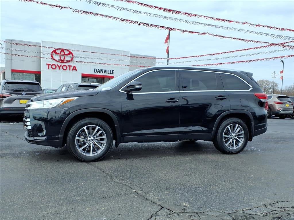 Used 2019 Toyota Highlander XLE V6 SUV