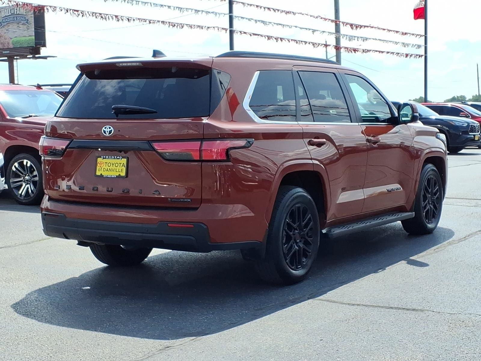 2025 Toyota Sequoia SR5 - Photo 17