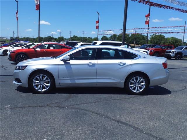 Used 2017 Chevrolet Impala 1LT with VIN 2G1105SA4H9139338 for sale in Tilton, IL