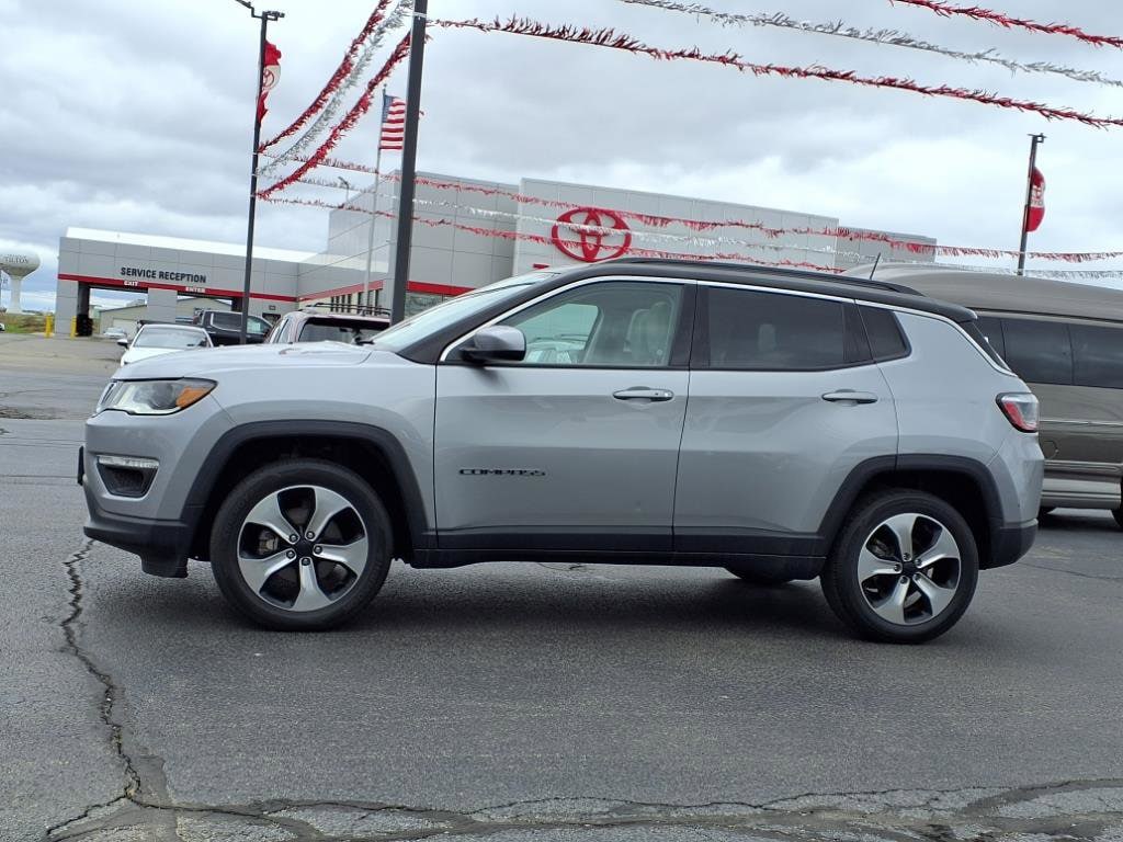 Used 2019 Jeep Compass Latitude with VIN 3C4NJDBB8KT618780 for sale in Tilton, IL