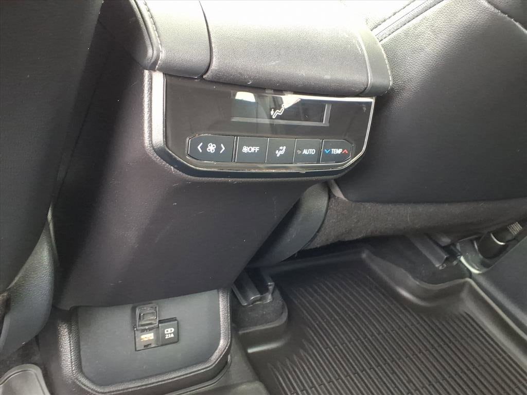 Used 2021 Toyota Highlander XLE SUV