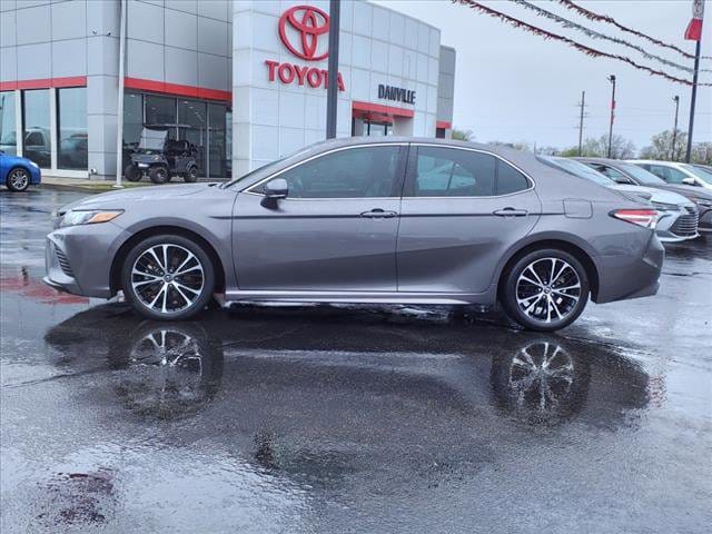 Used 2020 Toyota Camry SE with VIN 4T1J11AK1LU918338 for sale in Tilton, IL