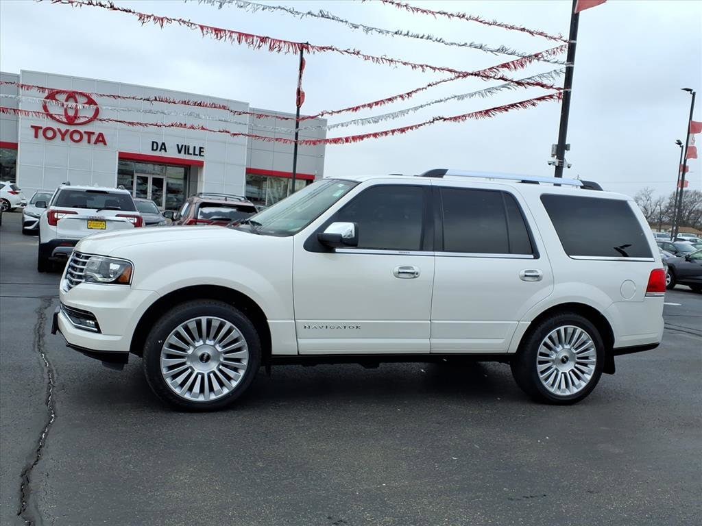 Used 2015 Lincoln Navigator Base with VIN 5LMJJ2JT5FEJ00153 for sale in Tilton, IL