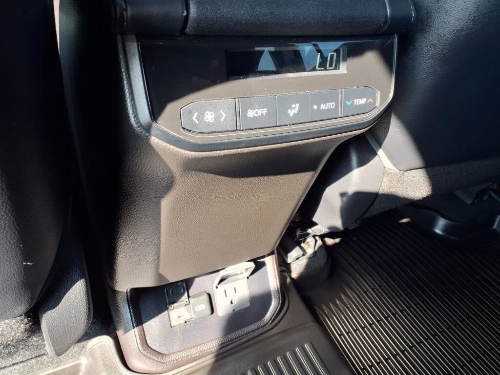 2022 Toyota Highlander Limited photo 4