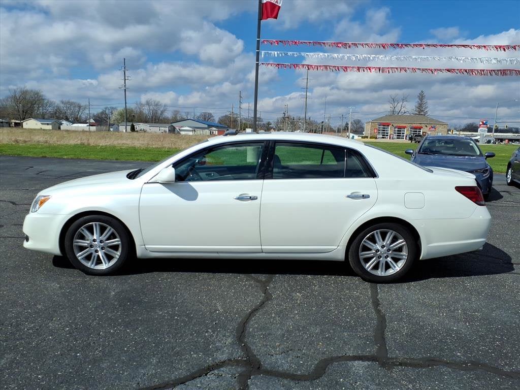 Used 2008 Toyota Avalon Limited with VIN 4T1BK36B48U273309 for sale in Tilton, IL