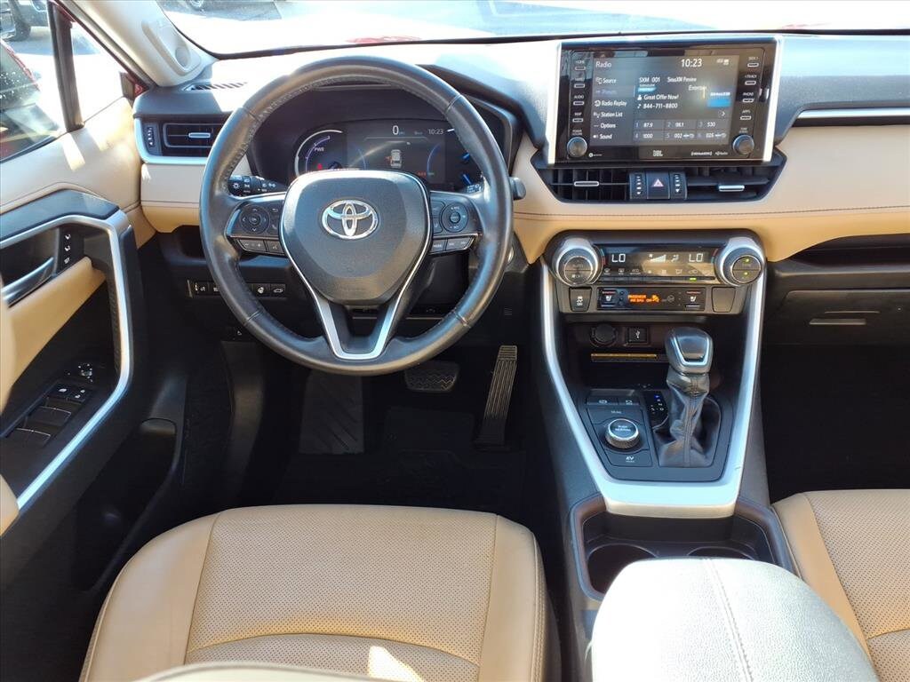 2020 Toyota RAV4 Hybrid Limited photo 2