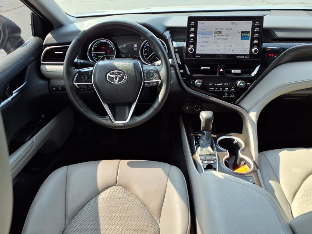 2023 Toyota Camry Hybrid XLE photo 3
