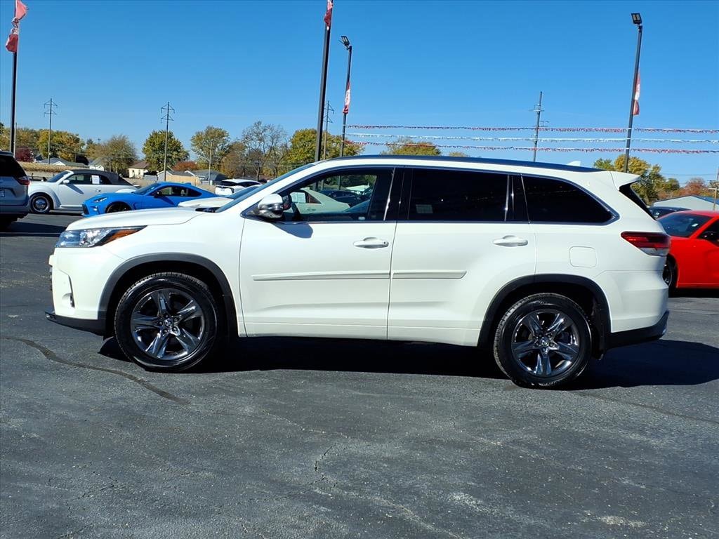 Used 2018 Toyota Highlander Limited Platinum with VIN 5TDDZRFH5JS819528 for sale in Tilton, IL
