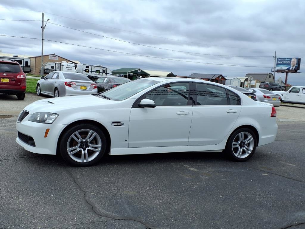 Used 2009 Pontiac G8 Base with VIN 6G2ER57779L223263 for sale in Tilton, IL