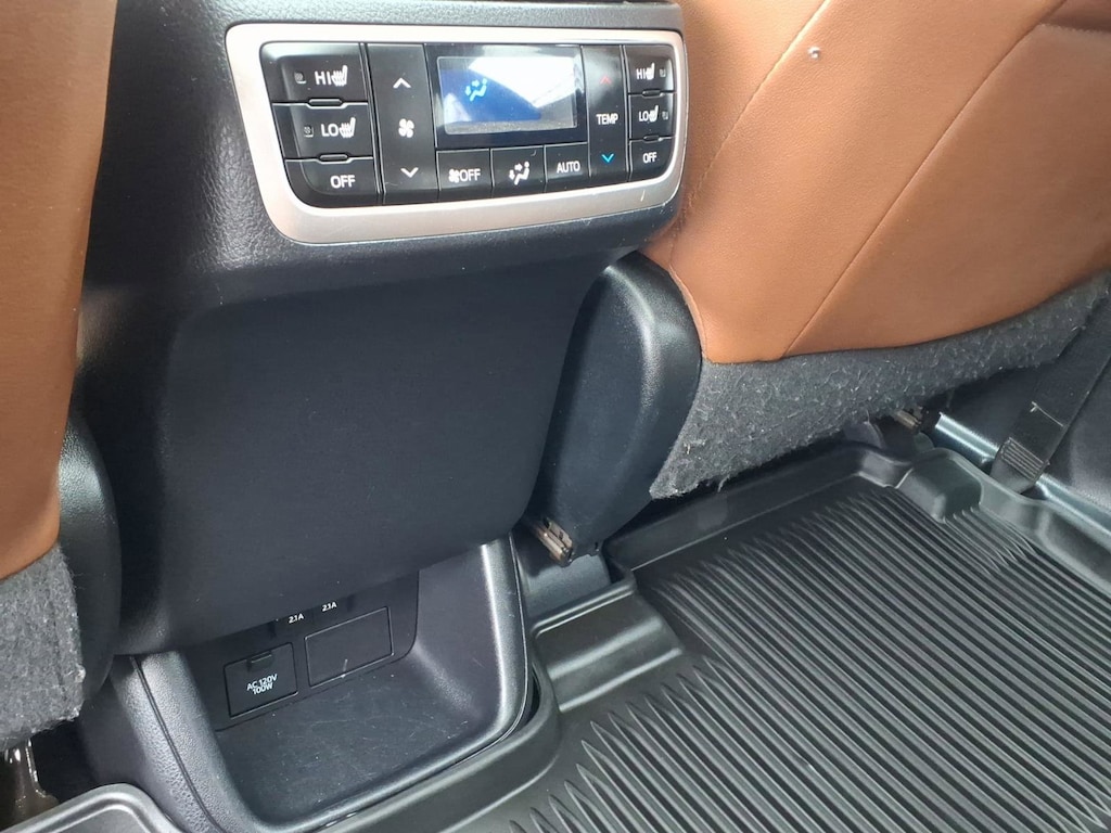 Used 2019 Toyota Highlander Limited Platinum V6 SUV