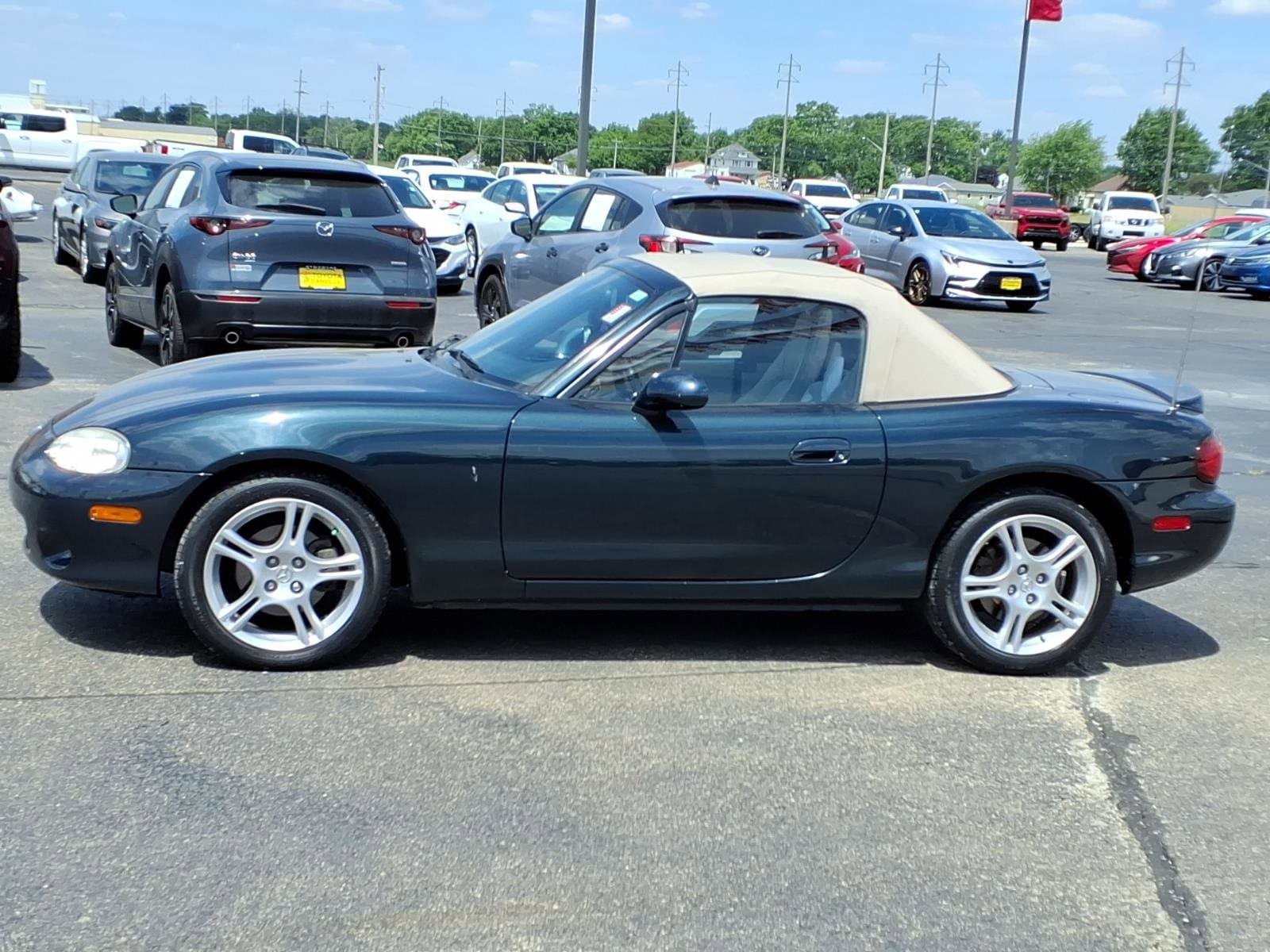Used 2005 Mazda Miata LS with VIN JM1NB353550410417 for sale in Tilton, IL