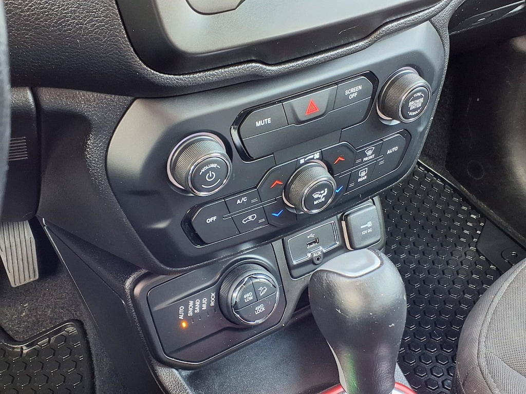 Used 2018 Jeep Renegade Trailhawk 4x4 SUV