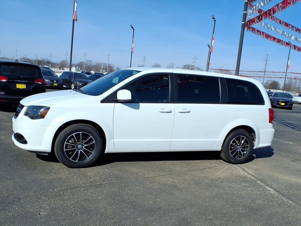 Used 2019 Dodge Grand Caravan SE Plus with VIN 2C4RDGBG5KR502753 for sale in Tilton, IL