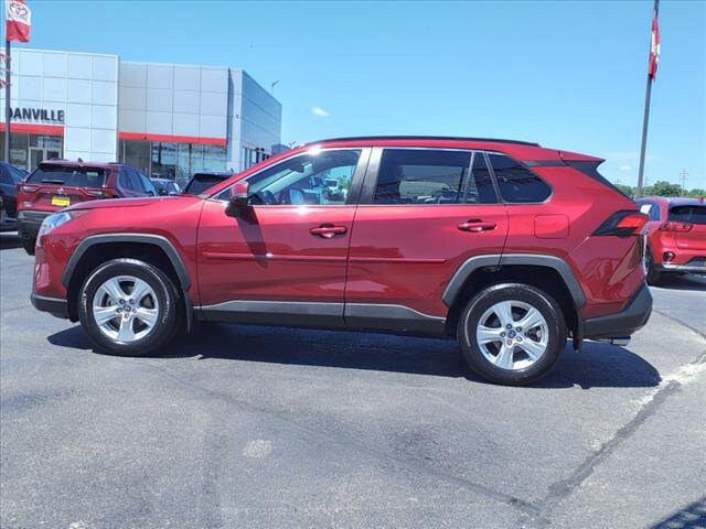 Used 2021 Toyota RAV4 XLE with VIN 2T3P1RFV7MW205674 for sale in Tilton, IL