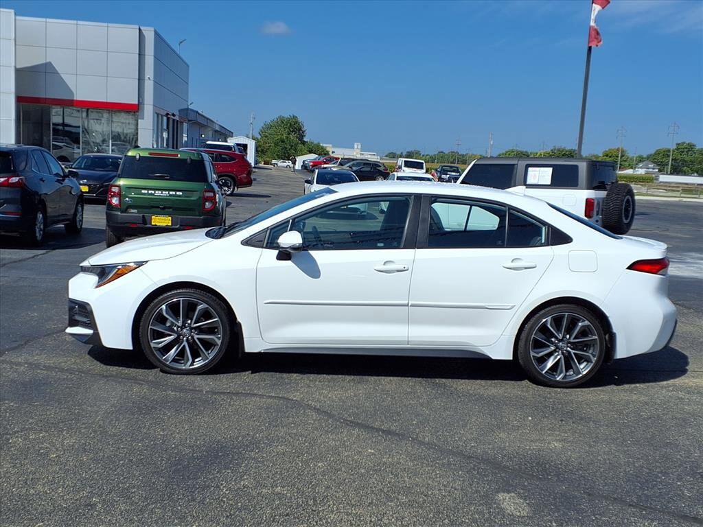 2021 Toyota Corolla SE photo 2