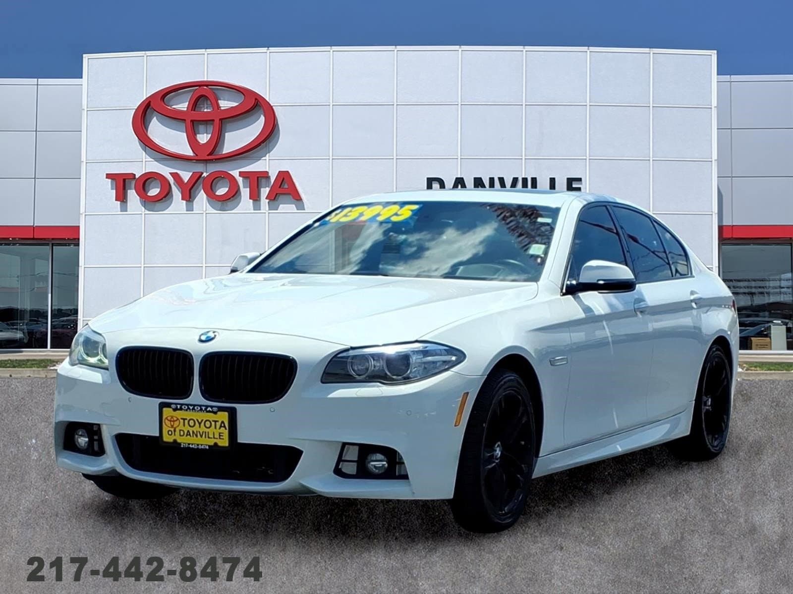 2014 BMW 5 Series 528i xDrive Sedan's photo