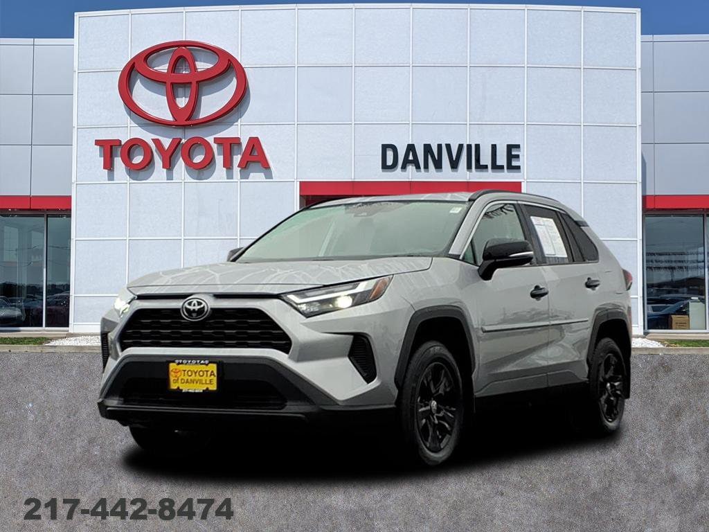 2022 Toyota RAV4 XLE's photo