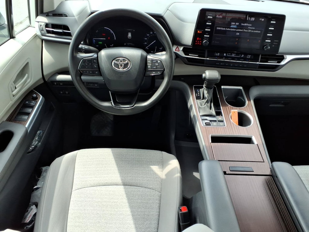 Used 2023 Toyota Sienna LE 8 Passenger Van Passenger Van