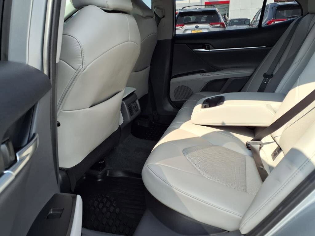 2023 Toyota Camry Hybrid XLE photo 4