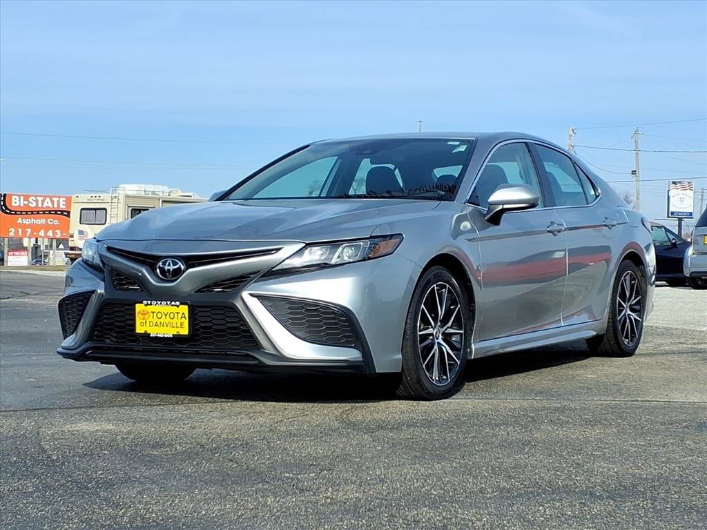 2021 Toyota Camry SE's photo