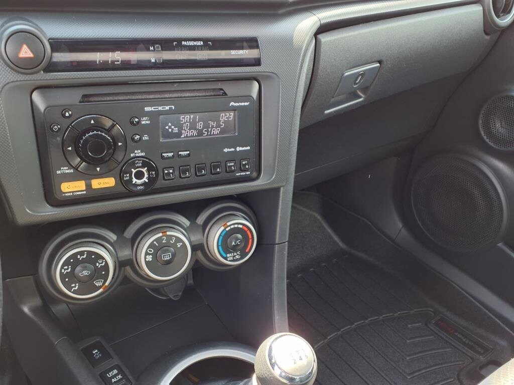 2012 Scion tC Base photo 4