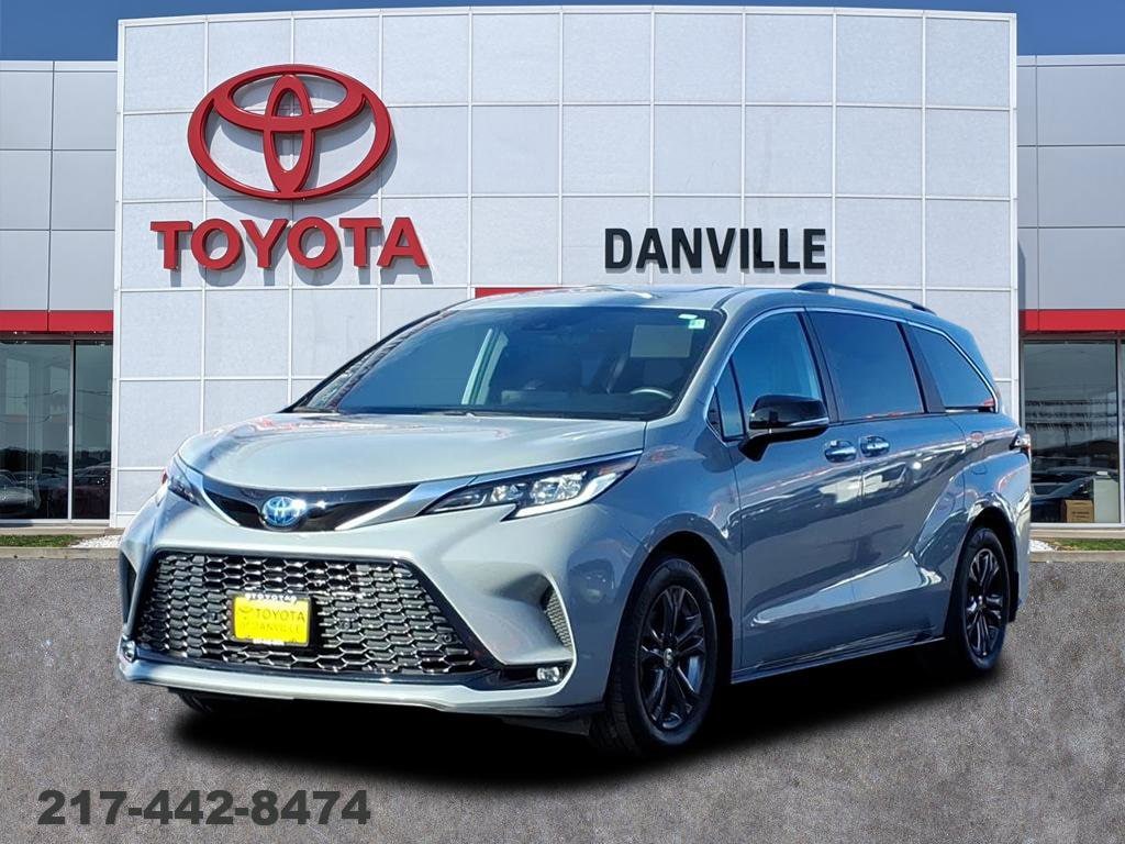 2024 Toyota Sienna Woodland Edition's photo