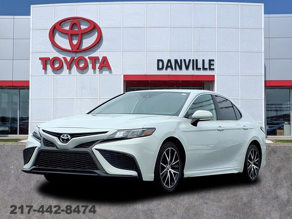2023 Toyota Camry SE's photo
