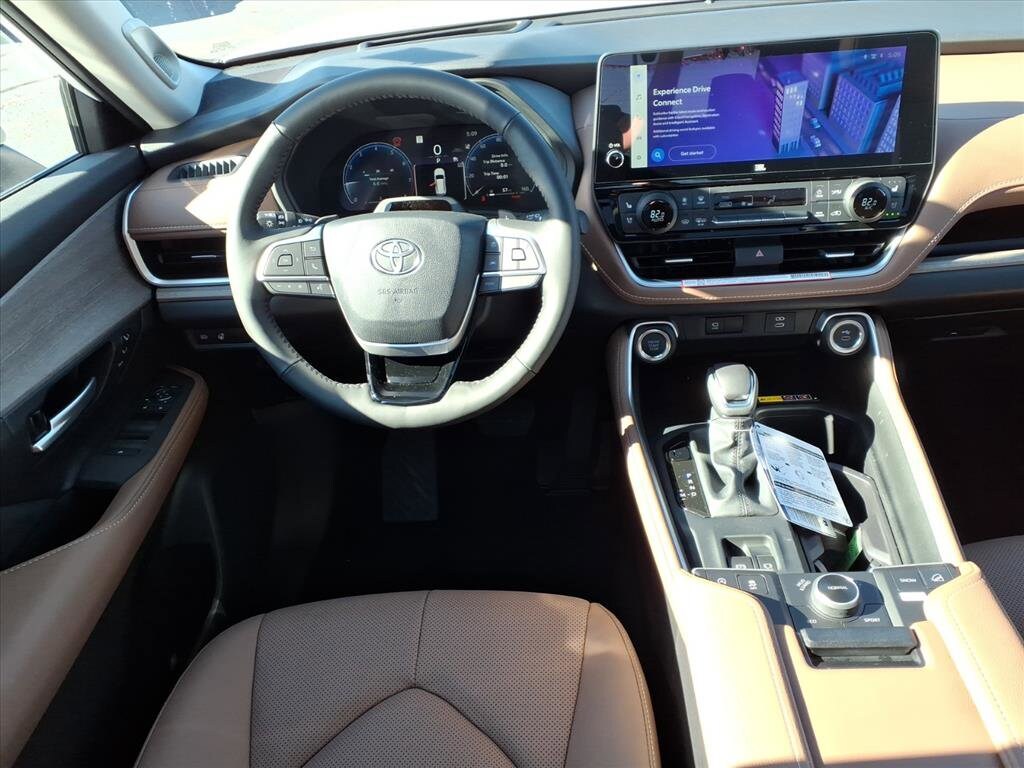 2026 Toyota Grand Highlander Platinum photo 2