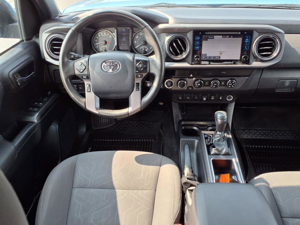 2019 Toyota Tacoma TRD Sport V6 photo 2
