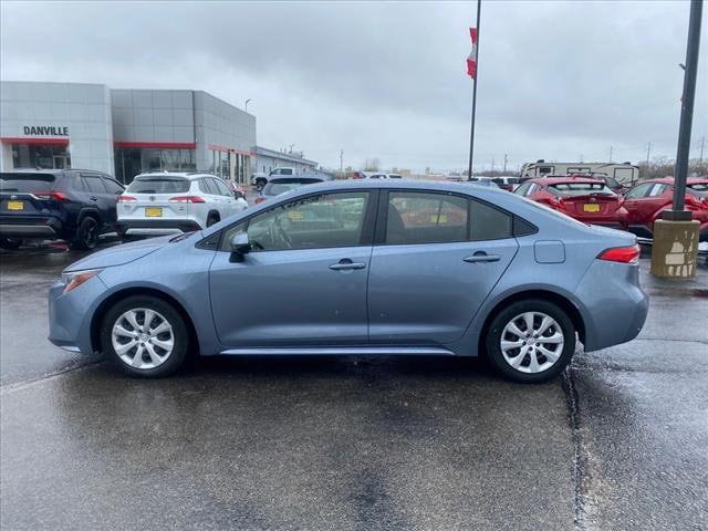 Used 2021 Toyota Corolla LE with VIN JTDEPMAE7MJ129629 for sale in Tilton, IL