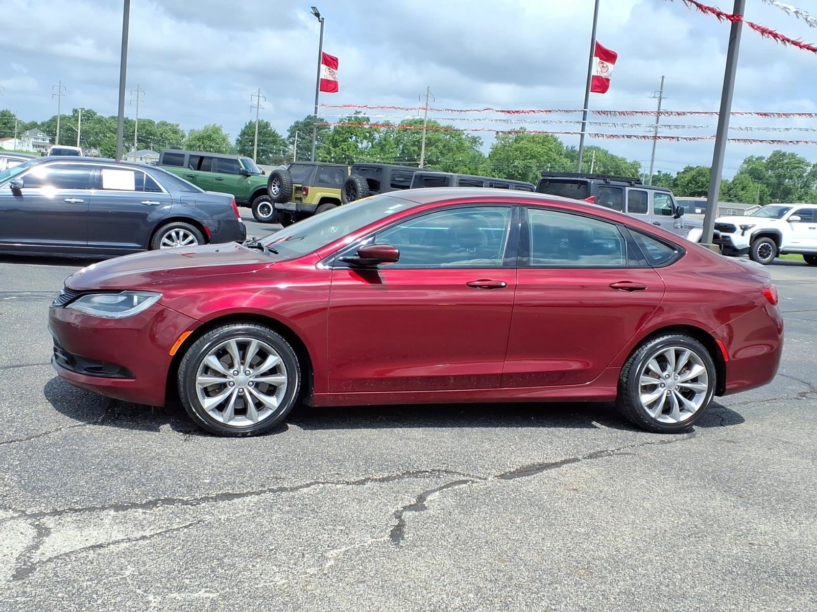 Used 2016 Chrysler 200 S with VIN 1C3CCCDG1GN163108 for sale in Tilton, IL
