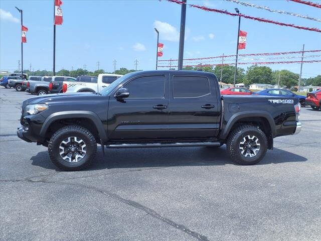 Used 2020 Toyota Tacoma TRD Off Road with VIN 3TMCZ5AN0LM366519 for sale in Tilton, IL