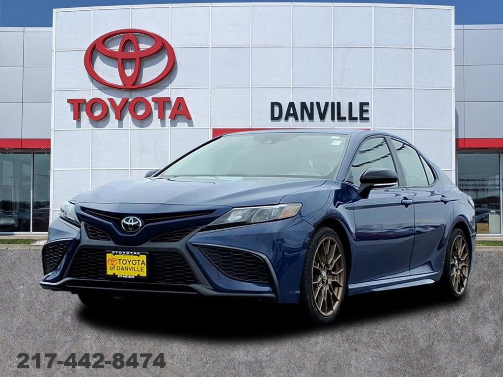 2023 Toyota Camry SE's photo