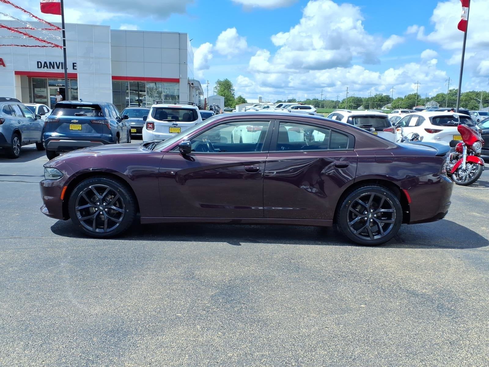 Used 2021 Dodge Charger SXT with VIN 2C3CDXBG8MH606009 for sale in Tilton, IL