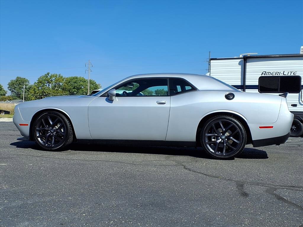 2023 Dodge Challenger GT photo 2