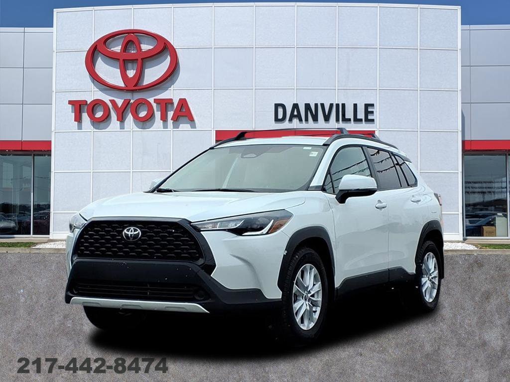 2023 Toyota Corolla Cross LE's photo