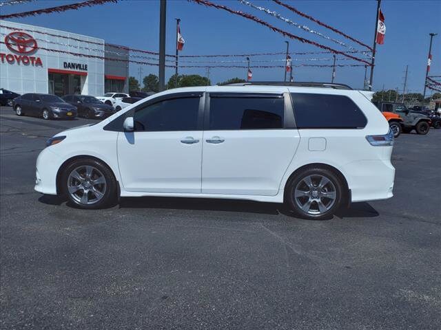 Used 2017 Toyota Sienna SE Premium with VIN 5TDXZ3DC6HS894850 for sale in Tilton, IL