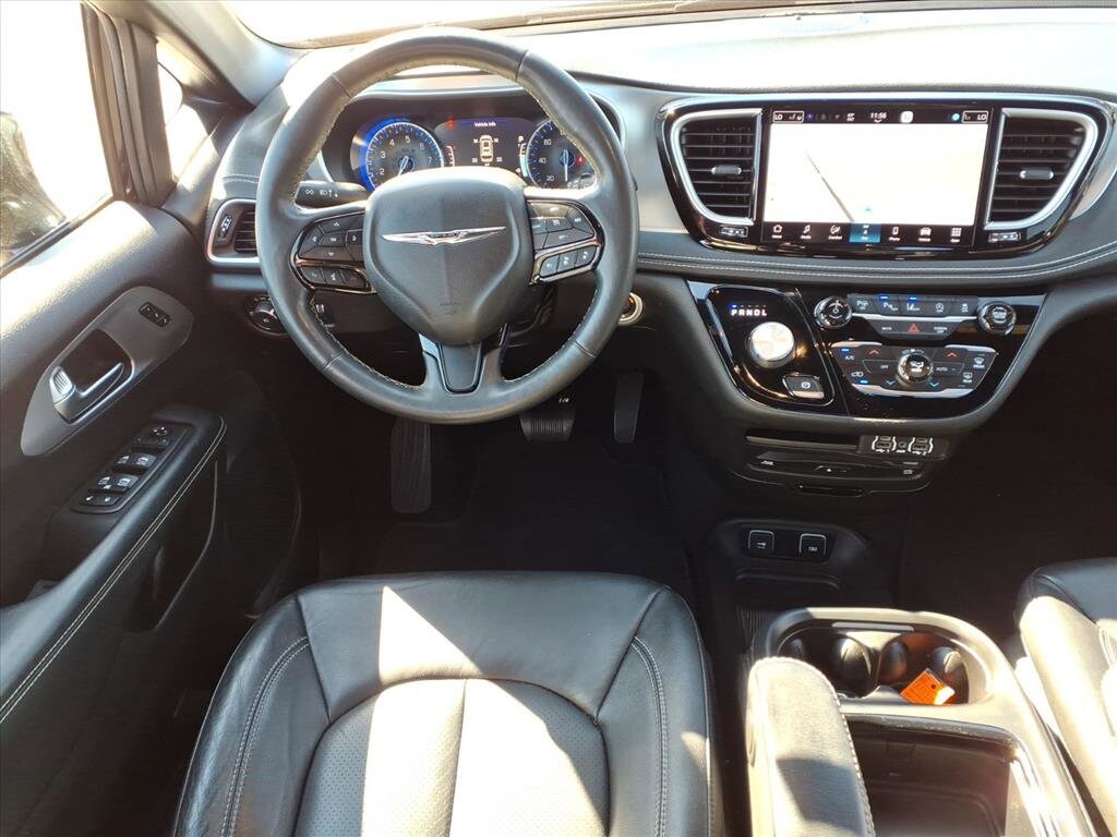 2021 Chrysler Pacifica Touring L photo 3