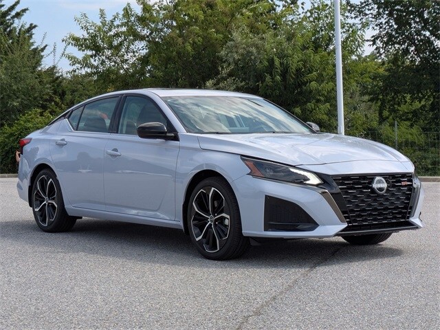 2025 Nissan Altima 2.5 SR photo 3