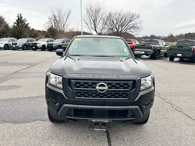 2022 Nissan Frontier S photo 2