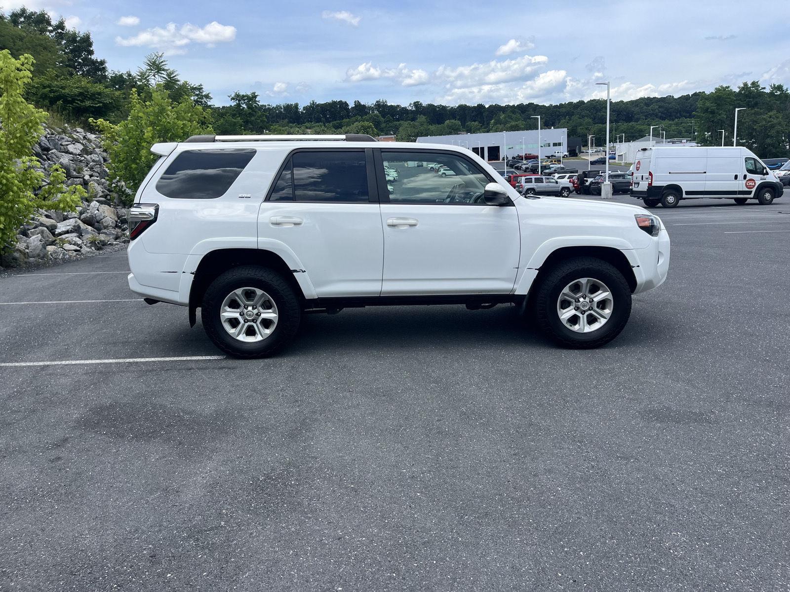 2019 Toyota 4Runner SR5 - Photo 10