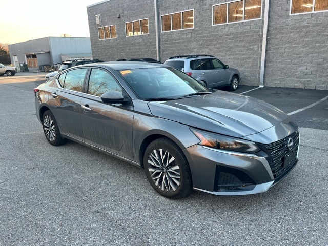 2025 Nissan Altima SV's photo